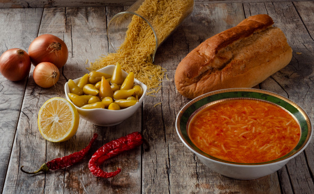 Domatesli Şehriye Çorbası 2